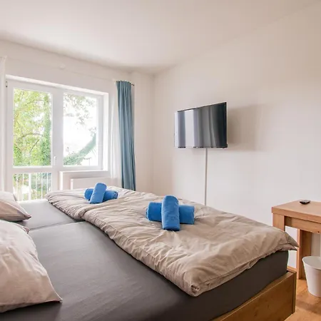 Im Gruenen Von Mit Wlan Und Balkon