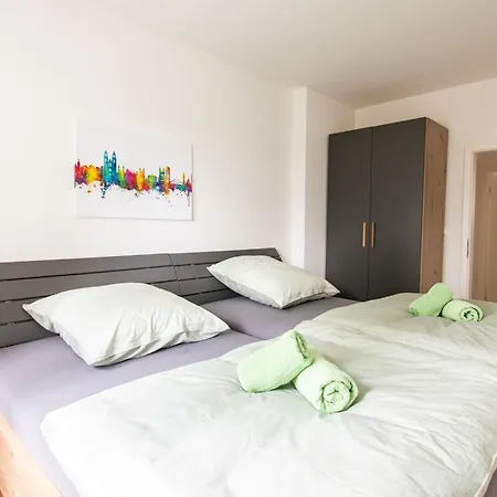 Im Gruenen Von Mit Wlan Und Balkon * Magdeburk