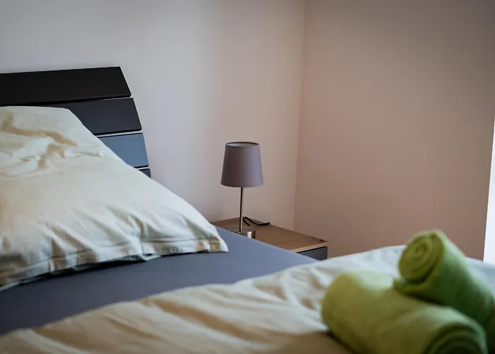 Im Gruenen Von Mit Wlan Und Balkon