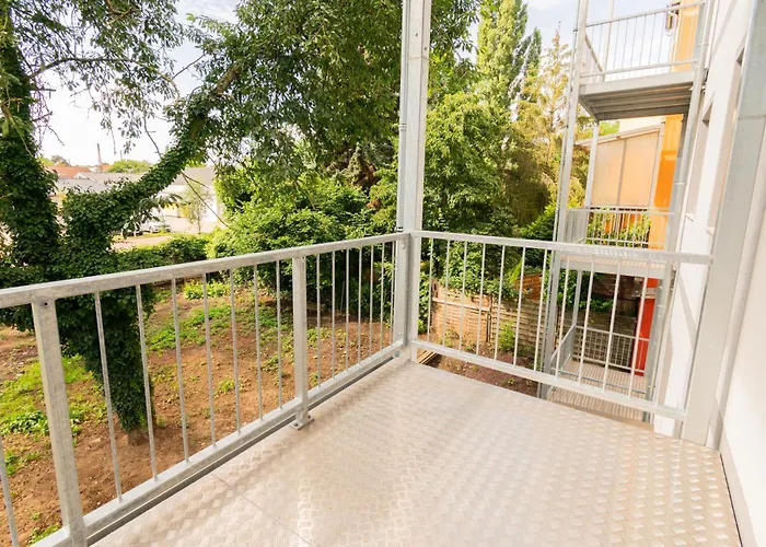 Im Gruenen Von Mit Wlan Und Balkon Apartment *