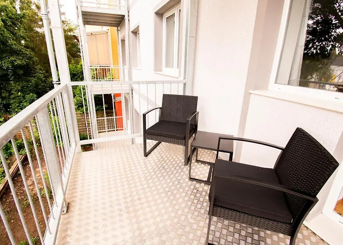 Im Gruenen Von Mit Wlan Und Balkon * Magdeburgo